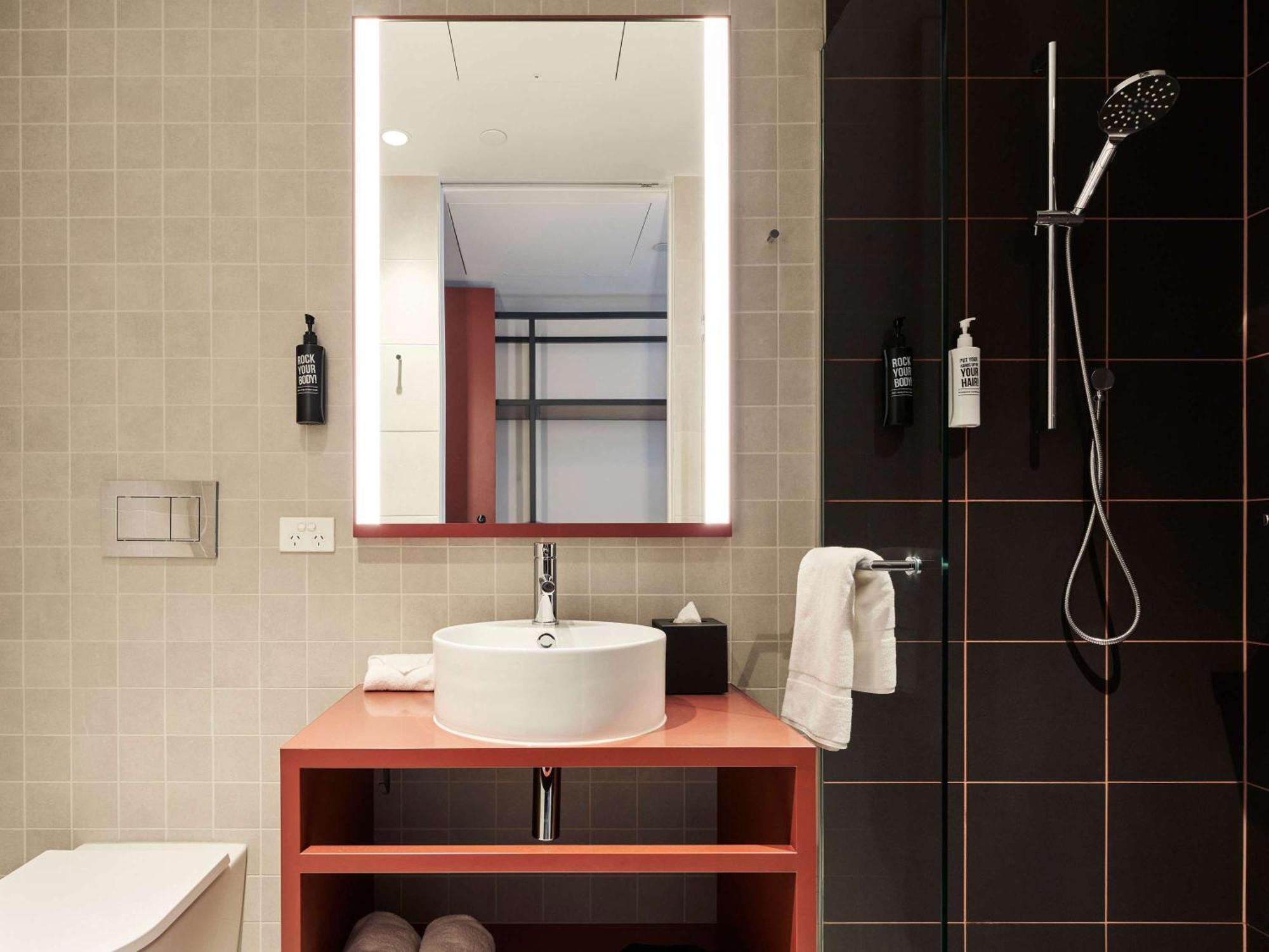 Готель Ibis Styles Melbourne Airport Екстер'єр фото